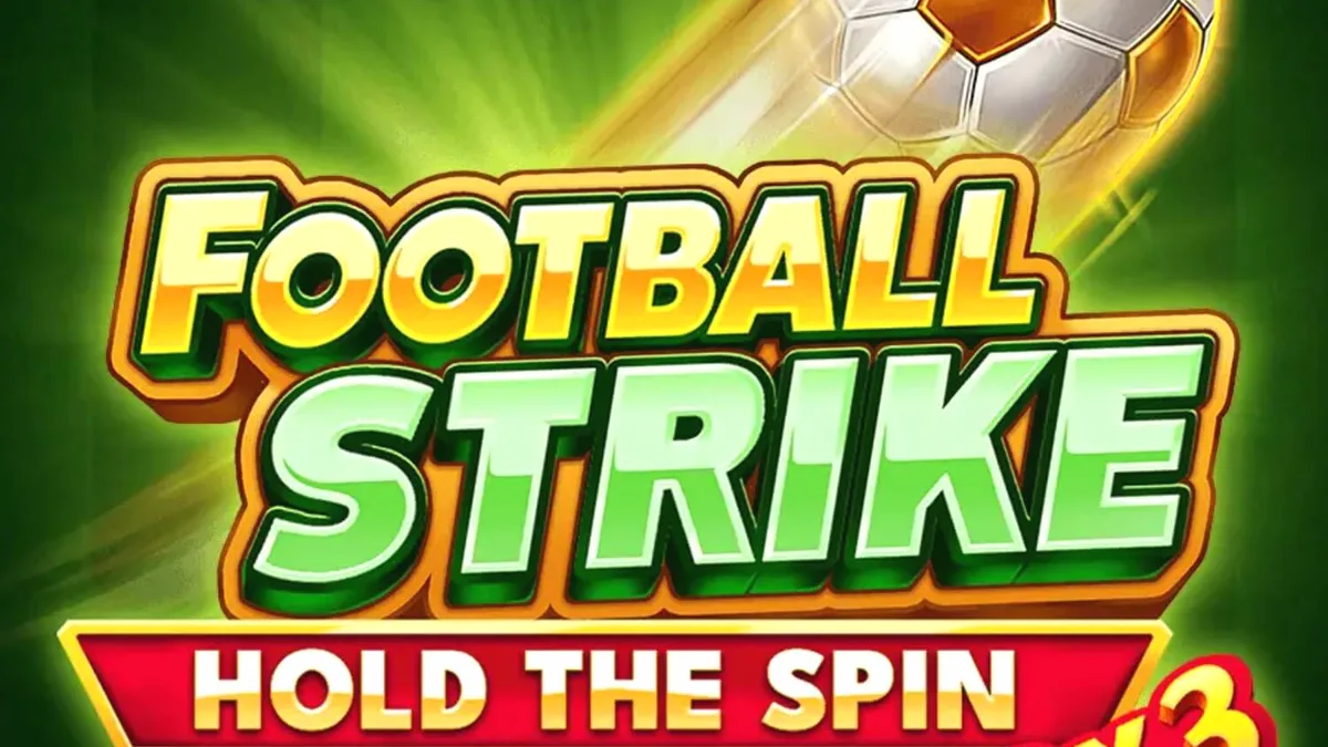 Tampilan layar permainan slot 3x3 Football Strike dengan elemen sepak bola dan koin emas.
